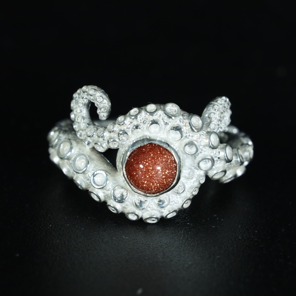 Octopus ring- Simple Sterling Silver Ring - Picture 4 of 10